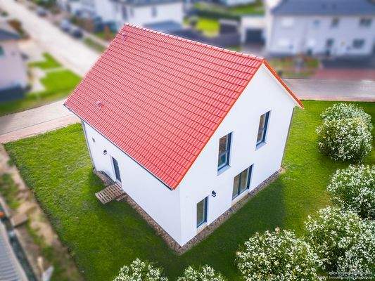 Hausansicht KI unterstützt 