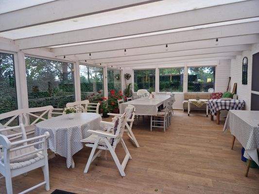 Wintergarten linke Seite des Hauses