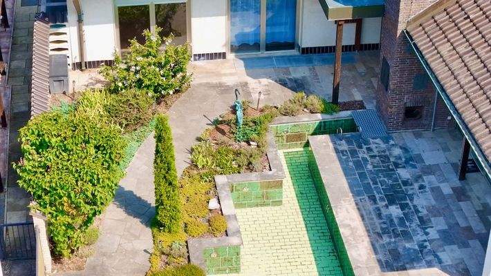 Eingangsbereich, Vorgarten mit Pool