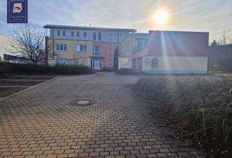 Zufahrt _ Stellplätze