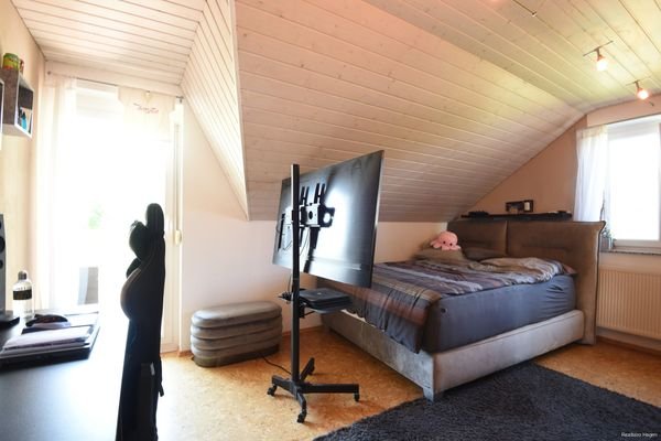 1 OG Schlafzimmer 4