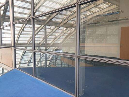 Blick vom Flur in das Büro