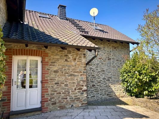 Rückansicht mit Terrasse