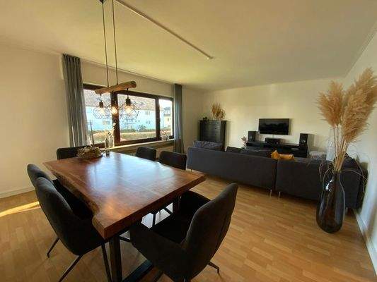 Wohn-/ Esszimmer