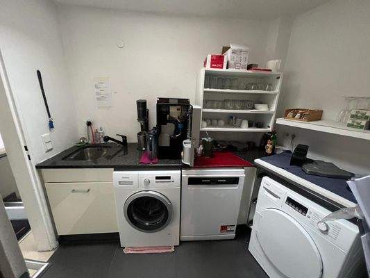 Küche und Aufenthaltsraum Mitarbeiter