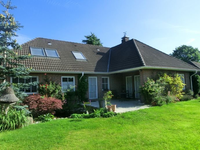 Einfamilienhaus / Bungalow mit Doppelgarage in bevorzugter Lage von Emden