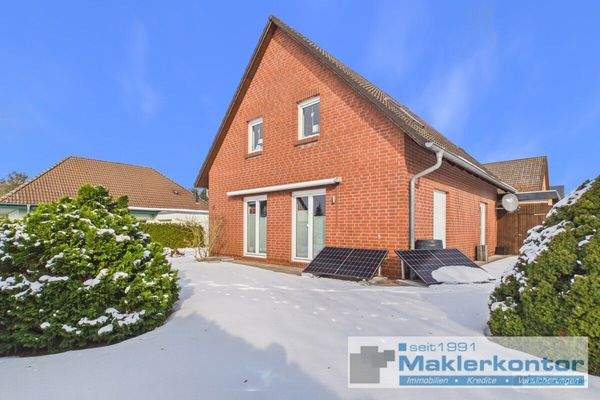 Giebelseite und Terrasse