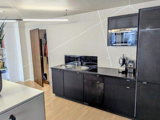 Küche mit MW und Ceranfeld