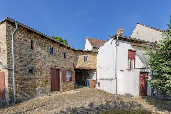 Remise mit zwei Etagen