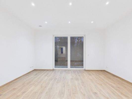 Weiteres Schlafzimmer mit Balkon