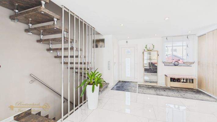 Treppe zum Untergeschoss 