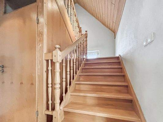 Treppenaufgang ins DG