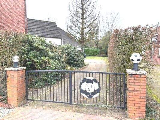 Einfahrt Grundstück