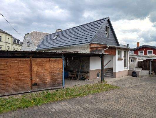 Anbau mit erneuertem Dach