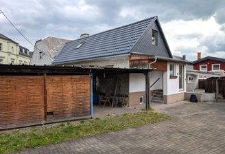 Anbau mit erneuertem Dach
