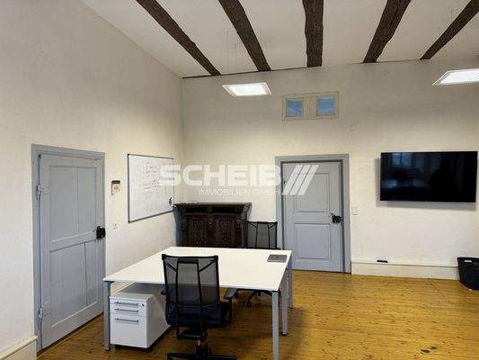 offene Deckenholzbalken