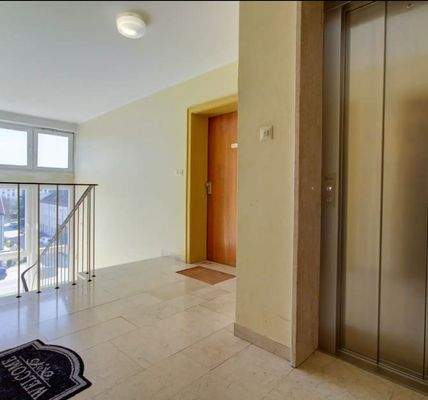 Etage Wohnungseingang