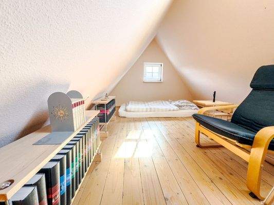 Platz für Bücher, Kunst oder Gäste