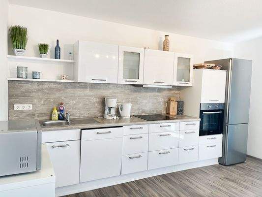Moderne Einbauküche mit ...