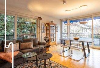 Helles Wohn- und Esszimmer