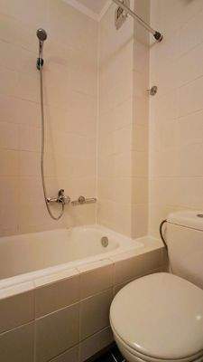 Kreta, Maleme: Erdgeschoss-Apartment mit 2 Schlafzimmern, Garten und Gemeinschaftspool, nur wenige Schritte vom Strand entfernt