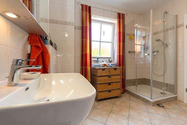 Badezimmer im Erdgeschoss