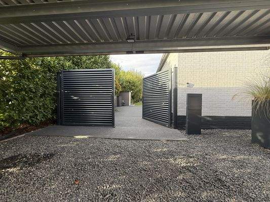 Carport (Hauseingang)