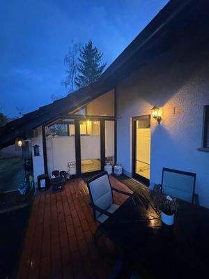 22 Terrasse mit Wintergarten