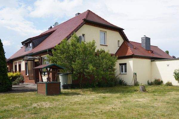 großzügiges Objekt am Ortsrand