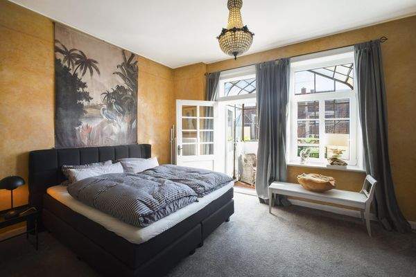 Schlafzimmer mit Ankleide