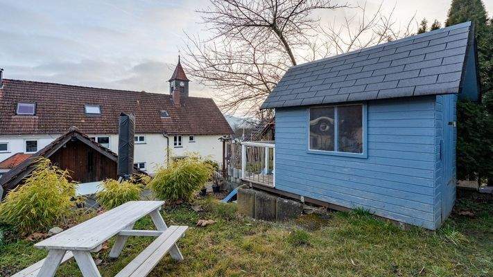 Freisitz oberhalb Garage