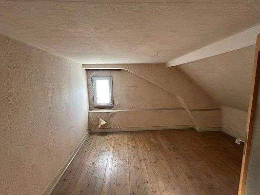 eines von zwei Dachzimmer