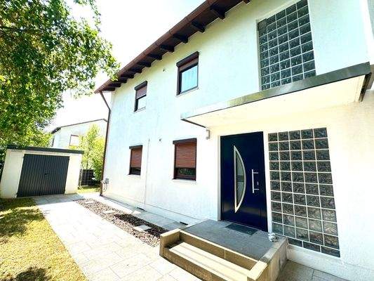 02. Eingangsbereich.jpg