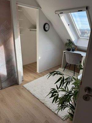 Büro-/ Kinderzimmer DG