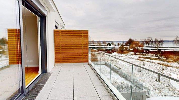 Balkon mit Aussicht auf den Schweriner See