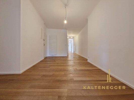 Vorraum ca. 25,40 m² mit Zugang zu allen Zimmern