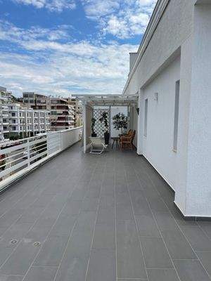 top penthhouse frontline Saranda (32).jpeg