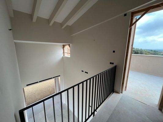 Neubauvilla mit fantastischer Aussicht zu verkaufen in Puntiro, Mallorca