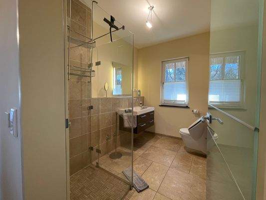 1. Badezimmer im EG.jpeg