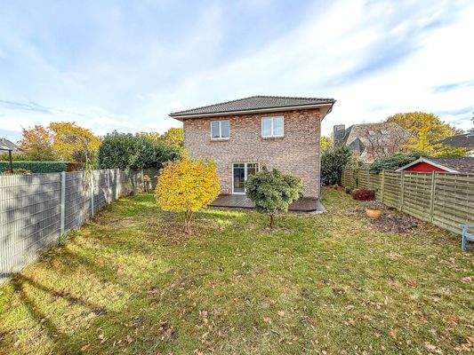 Hausansicht / Garten