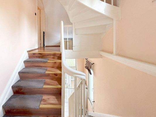 Treppe zum Obergeschoss
