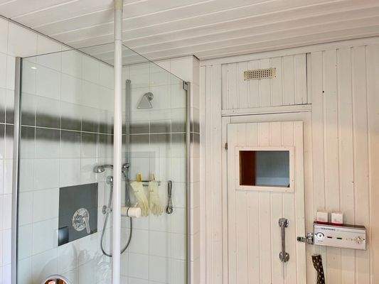 Dusche und Sauna