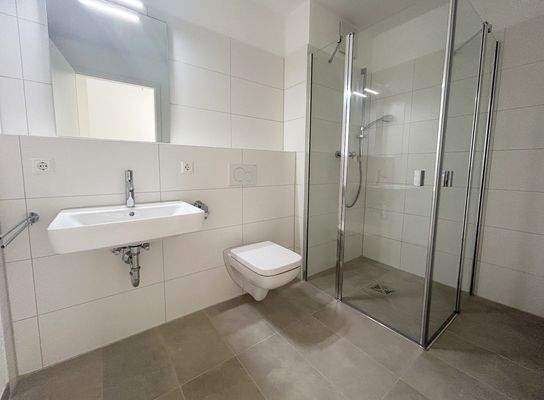 Gäste-Bad mit Dusche