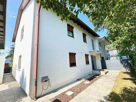 16. Eingangsbereich.jpg