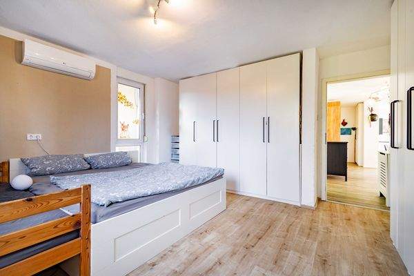 Großes Schlafzimmer