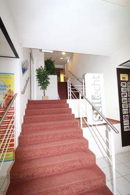 Treppenaufgang im Möbelhaus