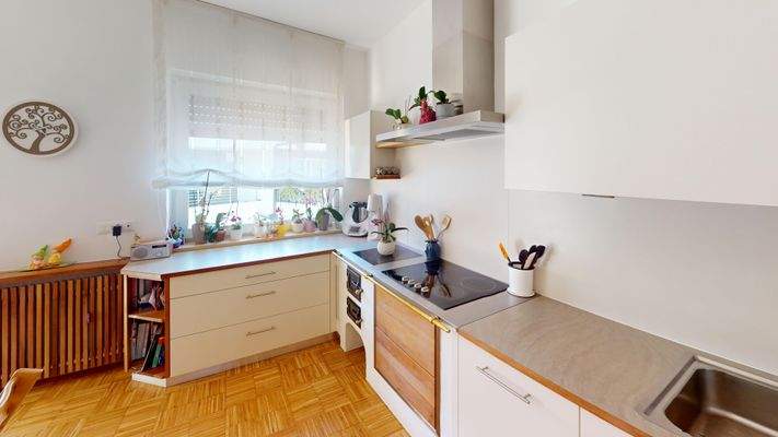 Leifers-Laives-4-Zimmer-Wohnung-quadrilocale-Leifers-Zentrum-Laives-Centro-mit-Garten-con-giardino-zwei-Stöcke-due-piani-Balkon-balcone-Bozen-Umgebung-bolzano-verkaufen-vendesi