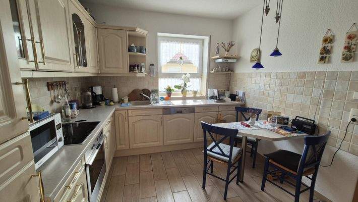 EG - großzügige Küche