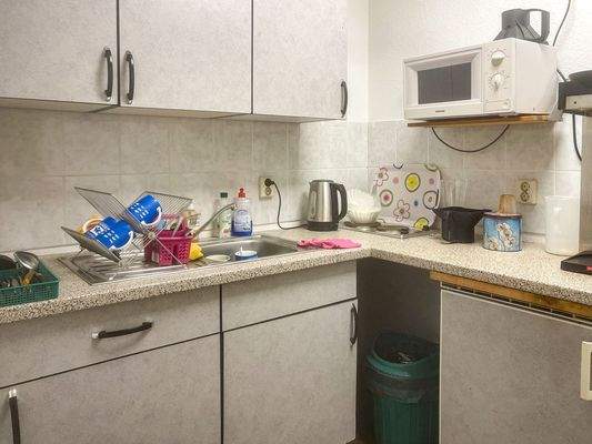 Praktische und funktionale Küchenzeile für Ihr Team