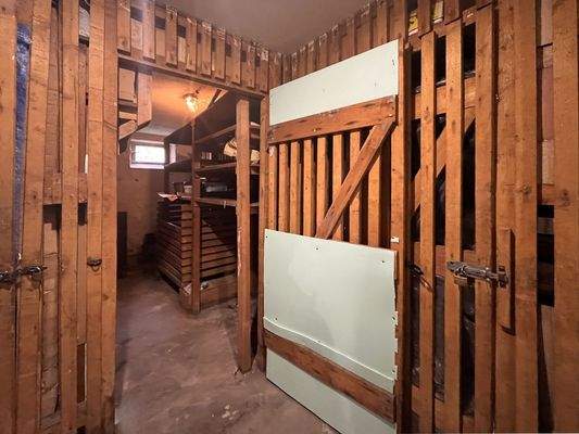 Kellerabteil und Fahrradkeller_1